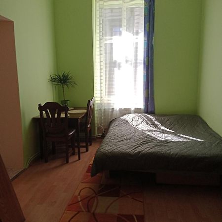Apartament Kolo Dworcu Przemyśl Exteriör bild