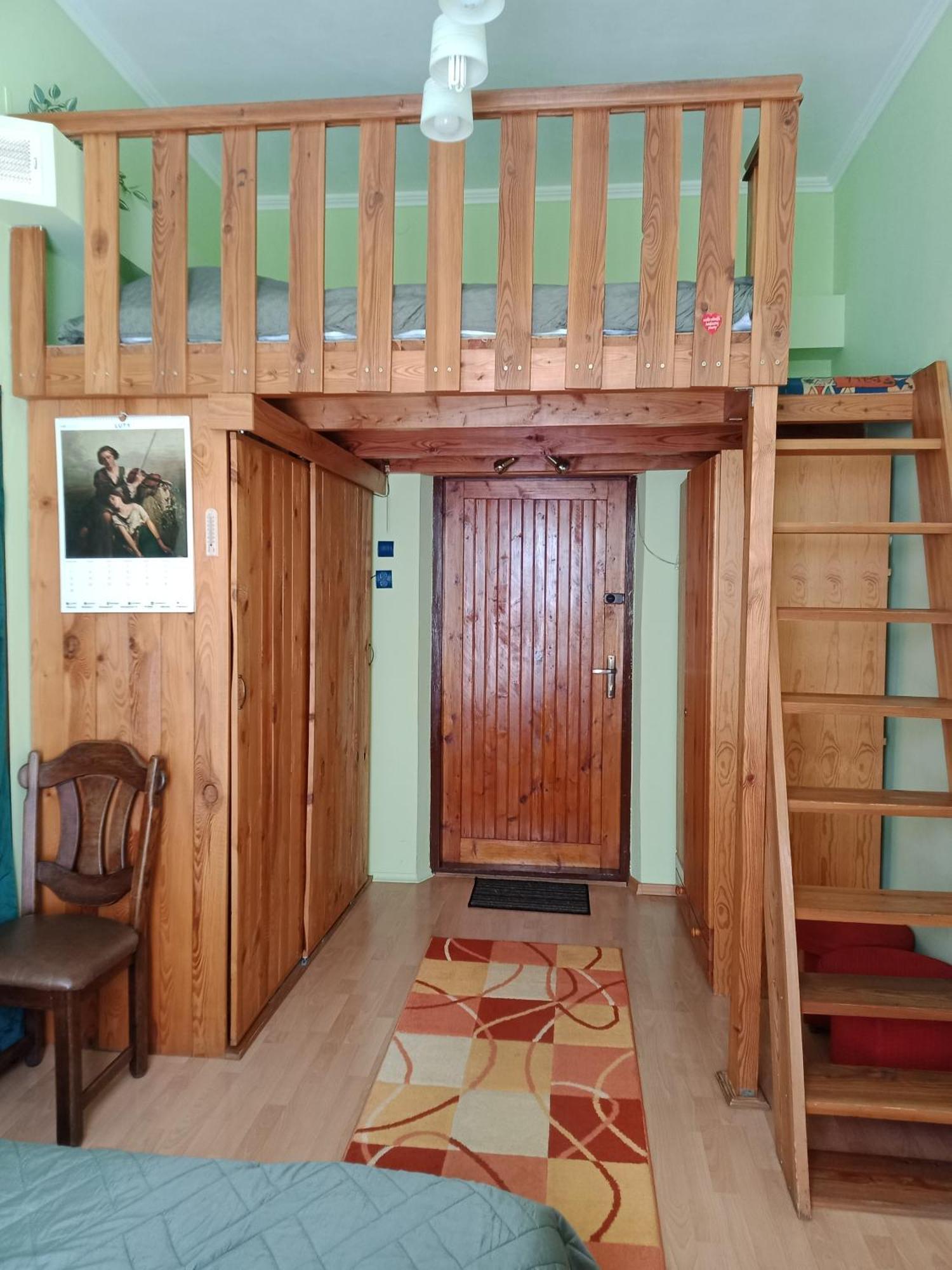 Apartament Kolo Dworcu Przemyśl Exteriör bild